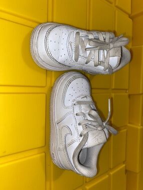 Nike toddler size 7c shoes